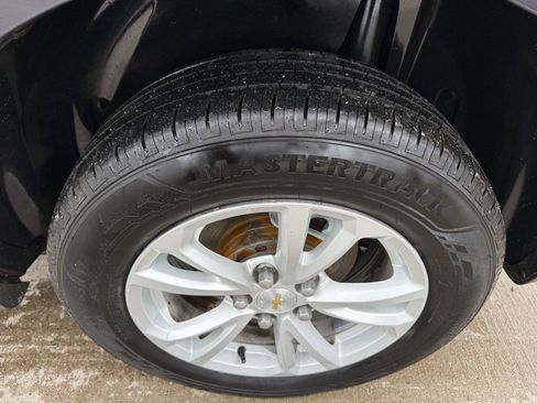 Used 2017 Chevrolet Equinox LT w/ Convenience Package FWD image 9