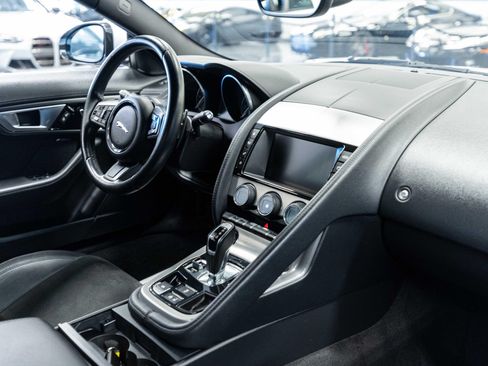 Used 2017 Jaguar F-TYPE Coupe RWD image 12