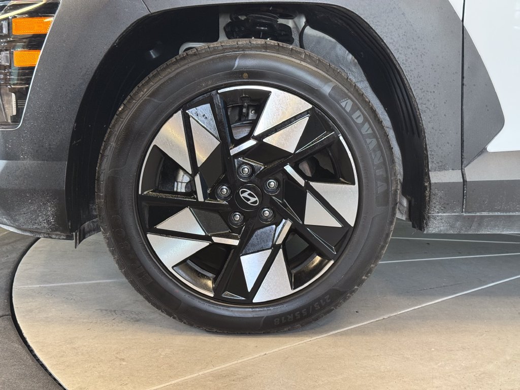 Used 2025 Hyundai Kona SEL FWD image 25