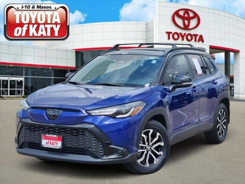 Certified 2024 Toyota Corolla Cross SE image 1