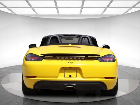 Used 2019 Porsche 718 Boxster RWD image 7