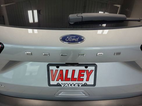 Used 2022 Ford Escape SEL image 17