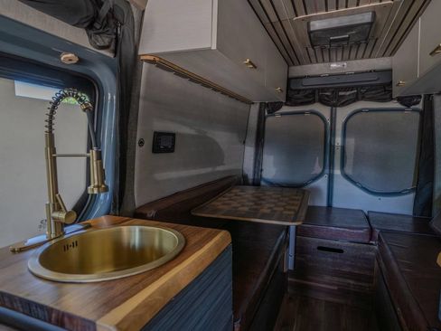 Used 2023 Mercedes-Benz Sprinter 2500 image 24