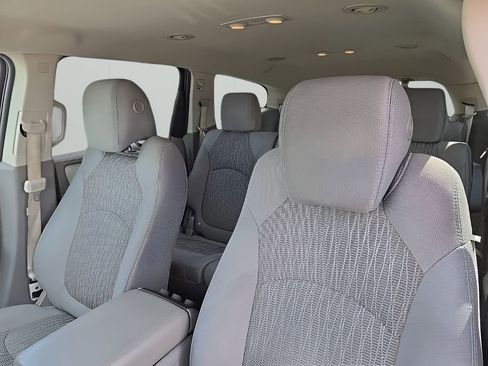 Used 2017 Chevrolet Traverse LS FWD image 10