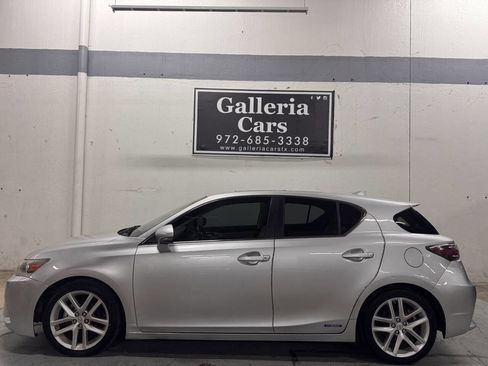 Used 2015 Lexus CT 200h image 1