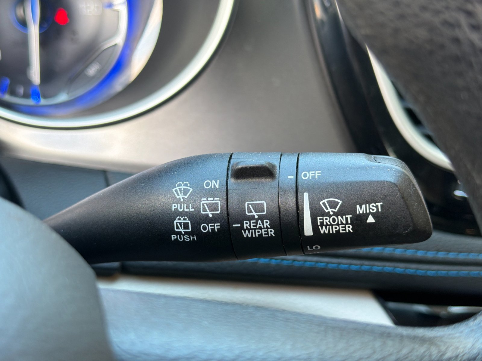Used 2021 Chrysler Pacifica Touring FWD image 32