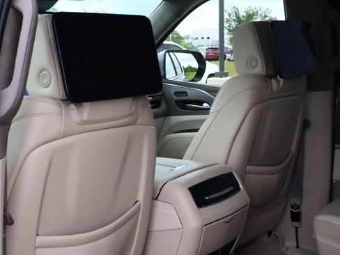 Used 2023 Cadillac Escalade Premium Luxury Platinum w/ LPO, Radiant Package AWD/4WD image 14