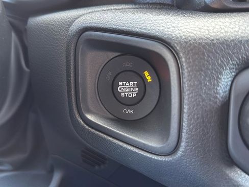 New 2025 Jeep Gladiator Sport image 15