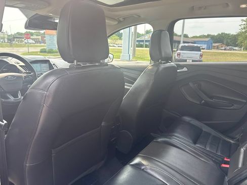 Used 2019 Ford Escape Titanium FWD image 18