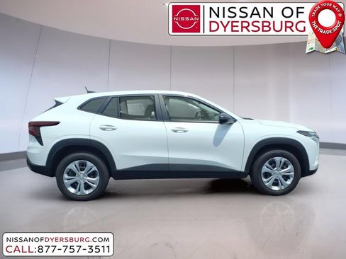 Used 2026 Chevrolet Trax LS FWD image 2