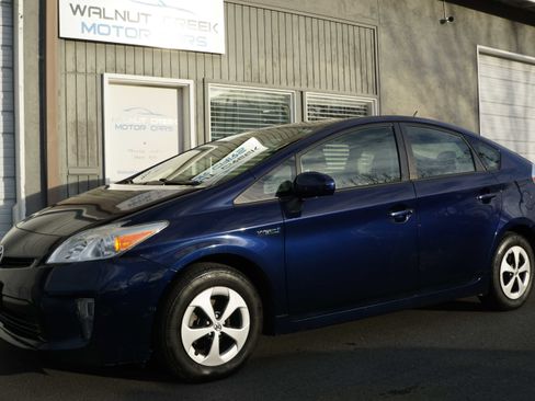 Used 2013 Toyota Prius Three image 5