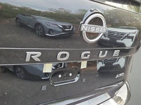 New 2025 Nissan Rogue SV image 18