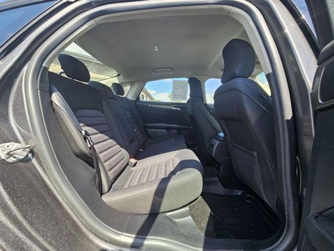 Used 2018 Ford Fusion SE w/ Fusion SE Technology Package FWD image 14
