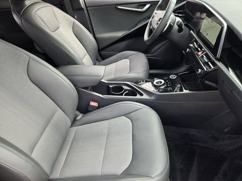Certified 2023 Kia Niro Wind w/ Wind Preserve Package FWD image 13