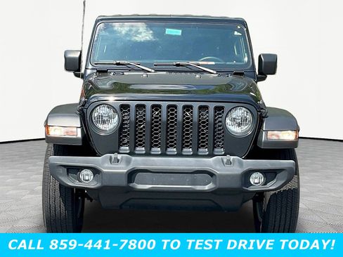 Used 2021 Jeep Gladiator Sport AWD/4WD image 2