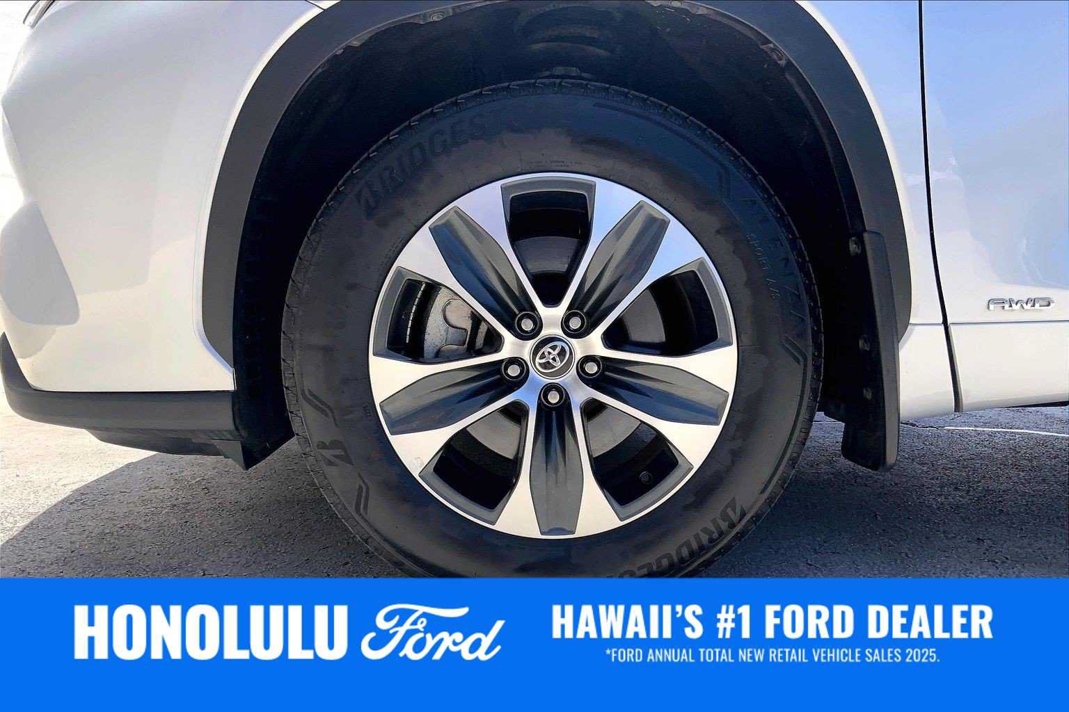 Used 2025 Toyota Highlander XLE AWD/4WD image 8