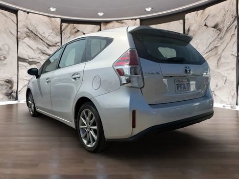 Used 2016 Toyota Prius V Five image 8