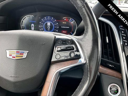 Used 2020 Cadillac Escalade Premium Luxury AWD/4WD image 13