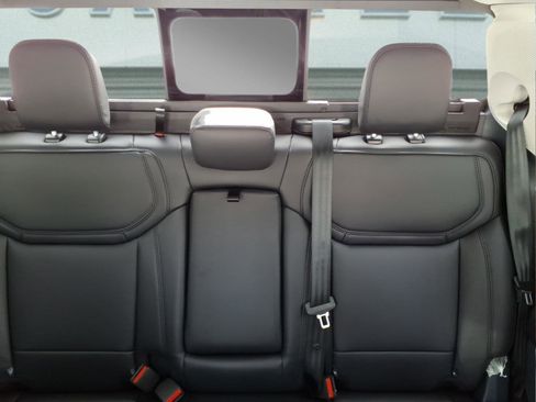 New 2026 Ford Maverick Lariat w/ Black Appearance Package image 11