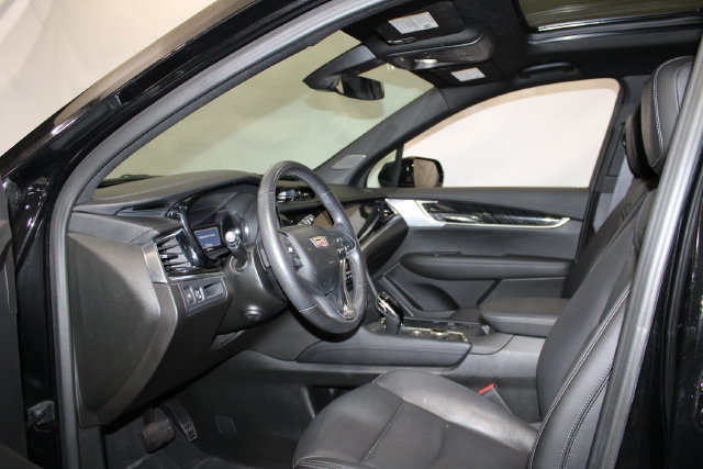Used 2024 Cadillac XT6 Premium Luxury AWD/4WD image 7