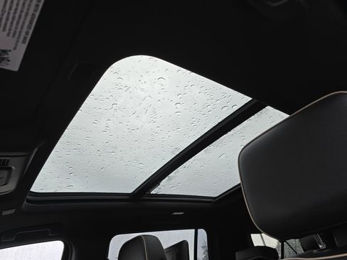 Used 2022 GMC Yukon XL SLT image 21