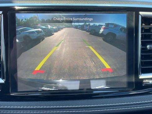 Used 2023 Chrysler Pacifica Limited image 20