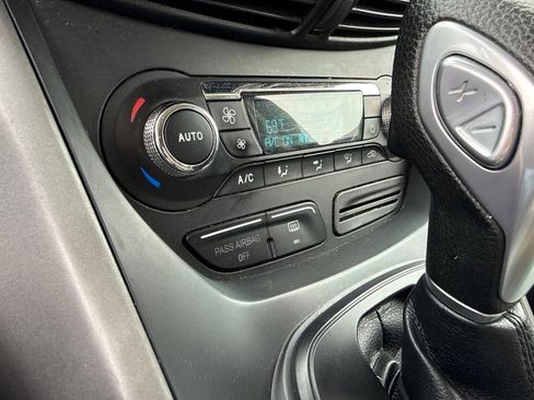 Used 2014 Ford Escape SE w/ Equipment Group 201A FWD image 12
