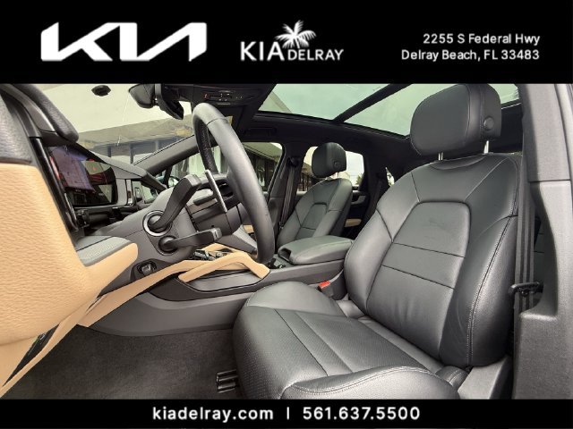Used 2024 Porsche Cayenne AWD/4WD image 19