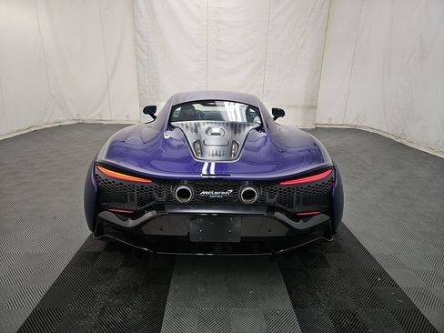 Used 2024 McLaren Artura RWD image 6