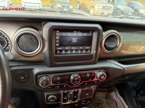 Used 2018 Jeep Wrangler Unlimited Sahara w/ LED Lighting Group image 22