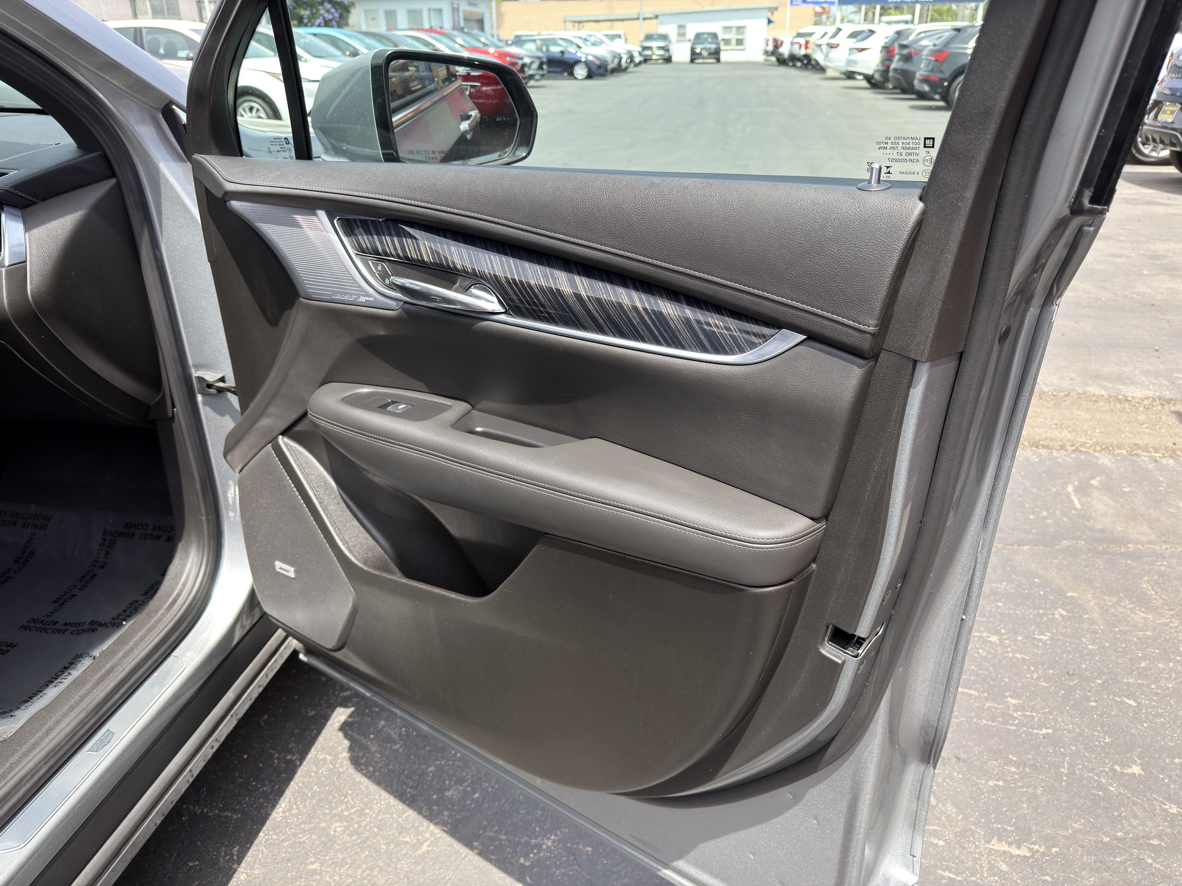 Used 2024 Cadillac XT6 Premium Luxury AWD/4WD image 11