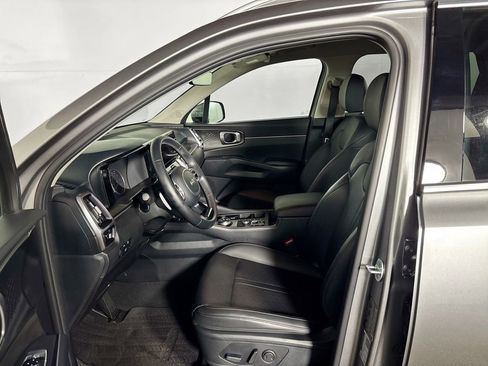 Certified 2023 Kia Sorento EX image 12