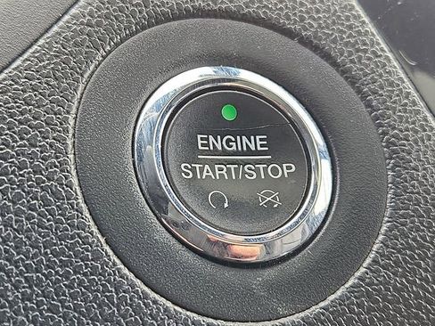 Used 2018 Ford Explorer XLT w/ Equipment Group 202A image 8