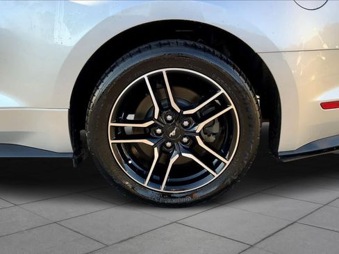 Used 2018 Ford Mustang GT w/ Equipment Group 301A image 9