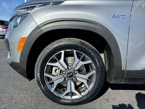 Used 2021 Kia Seltos EX image 10