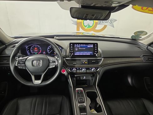 Used 2020 Honda Accord Touring image 14