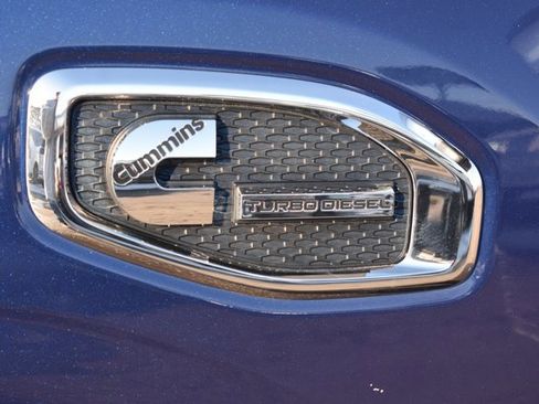 Used 2016 Nissan Titan SL image 12