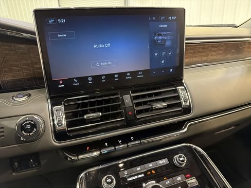 Used 2023 Lincoln Navigator L Black Label image 19