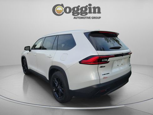 Used 2024 Toyota Grand Highlander Limited AWD/4WD image 3