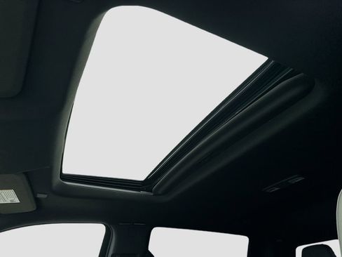 Used 2023 GMC Sierra 1500 SLT AWD/4WD image 19