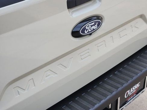 Used 2025 Ford Maverick XLT w/ Equipment Group 301A image 9