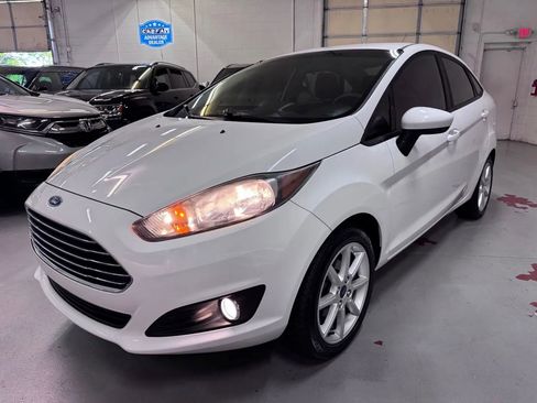 Used 2017 Ford Fiesta SE w/ Equipment Group 201A FWD image 7