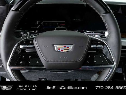 Certified 2026 Cadillac Escalade ESV Platinum Sport w/ LPO, ONYX Package AWD/4WD image 9