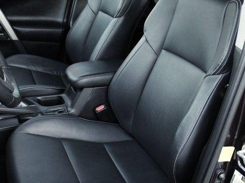 Used 2017 Toyota RAV4 Limited image 22