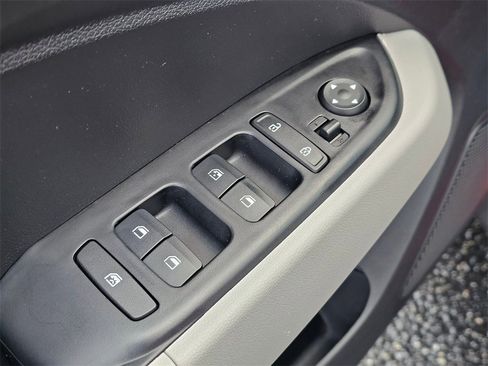 Certified 2022 Hyundai Venue SEL w/ Cargo Package image 21