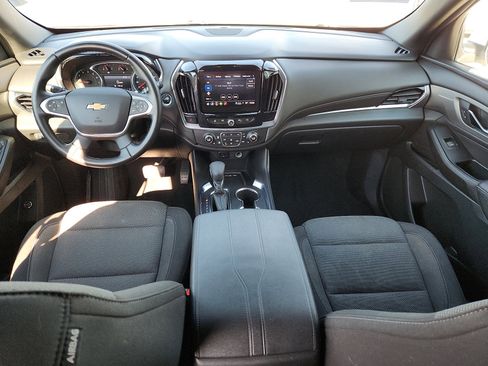 Used 2023 Chevrolet Traverse LT image 11