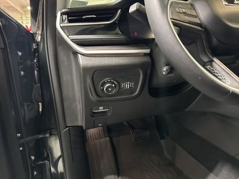 Certified 2024 Jeep Grand Cherokee Limited w/ Luxury Tech Group II image 16