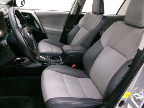 Used 2013 Toyota RAV4 Limited AWD/4WD image 19