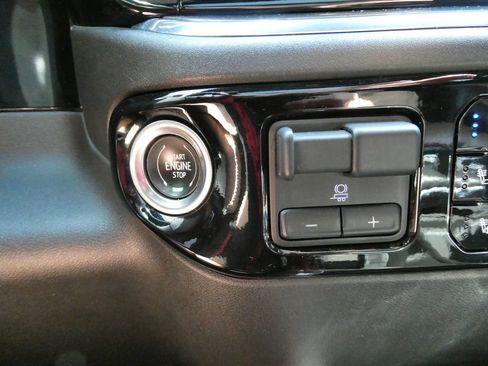 Certified 2023 Chevrolet Silverado 1500 High Country w/ High Country Premium Package AWD/4WD image 30