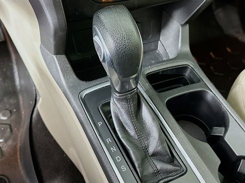 Used 2019 Ford Escape SE image 23